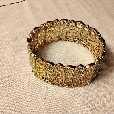 Beautiful Filigree Bracelet Universal Fit