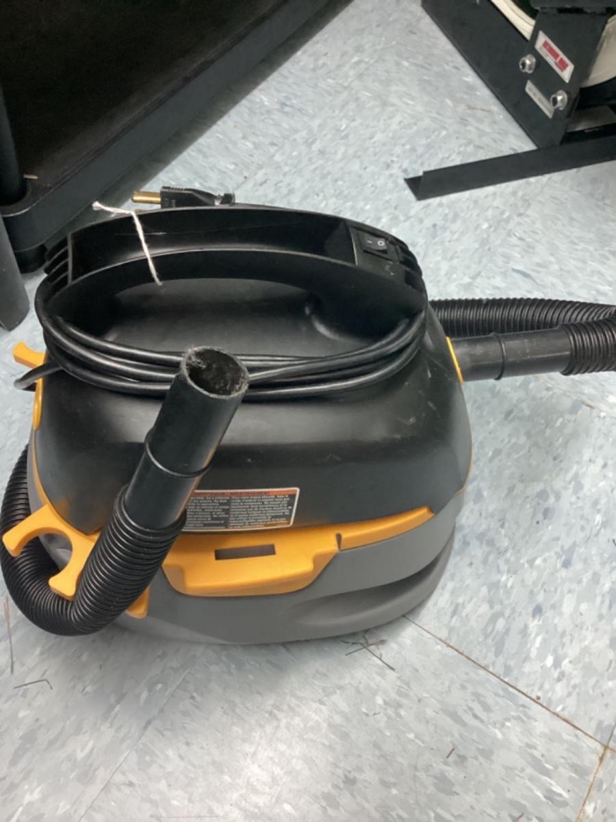 Stinger wet dry vac