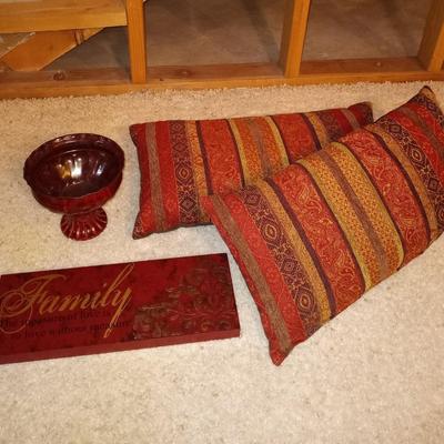 FAMILY METAL SIGN-TWO THROW PILLOWS AND METAL BOWL/VASE