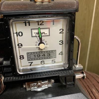 Vintage Battery Op Train Locomotive Clock