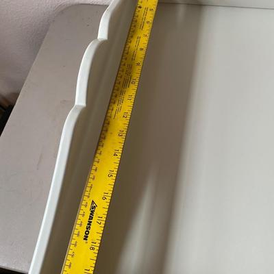 Dresser top tray