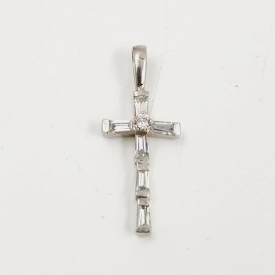CUBIC ZIRCONIA & .925 SILVER CROSS PENDANT