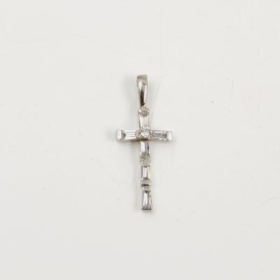 CUBIC ZIRCONIA & .925 SILVER CROSS PENDANT