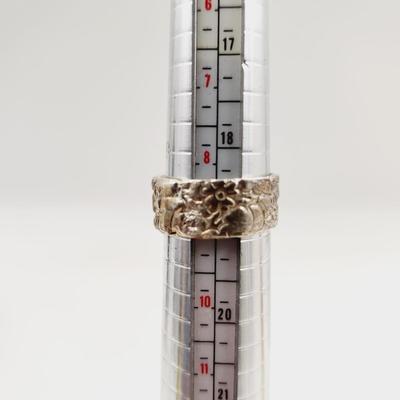HANDCRAFTED SILVER DESIGNED RING SIZE 9