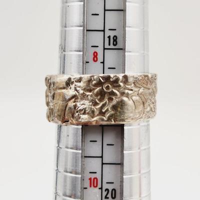 HANDCRAFTED SILVER DESIGNED RING SIZE 9