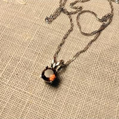 Gorgeous Solitare Garnet 16" 925 Necklace