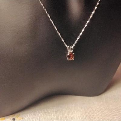 Gorgeous Solitare Garnet 16" 925 Necklace