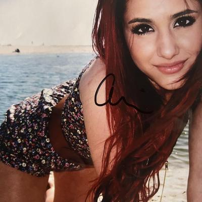 Ariana Grande signed photo. GFA authenticated