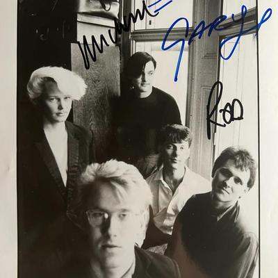 Modern English signed photo. GFA authenticated