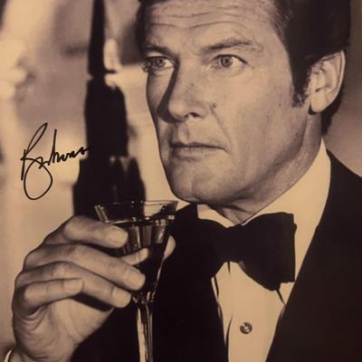 James Bond Roger Moore signed photo