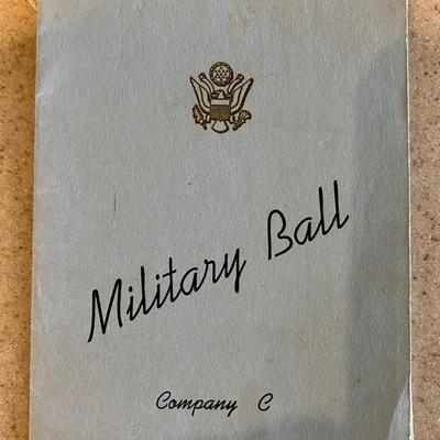 6 VINTAGE MILITARY COLLECTIBLES