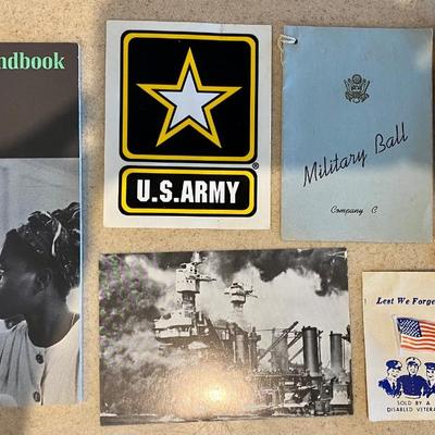 6 VINTAGE MILITARY COLLECTIBLES