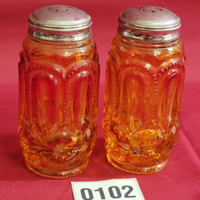 Vintage L.E. Smith Salt and Pepper Shakers