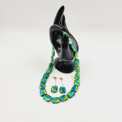 HANDCRAFTED GLASS GREEN & BLUE NECKLACE & EARRINGS BUNDLE