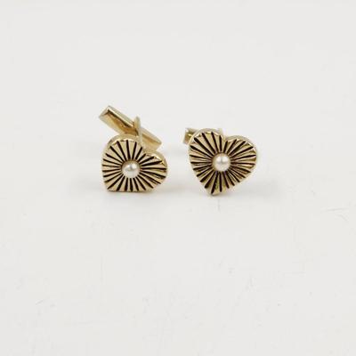 GOLD TONED HEART SHAPE CUFF LINKS