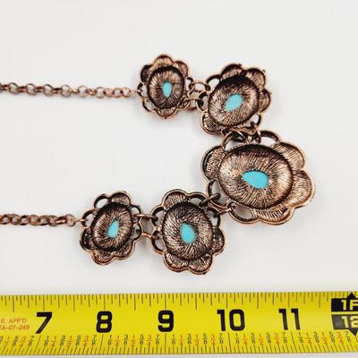 ANTIQUED BRONZE & FAUX TURQUOISE DECORATED NECKLACE