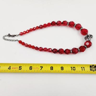 VINTAGE RED BEADED NECKLACE