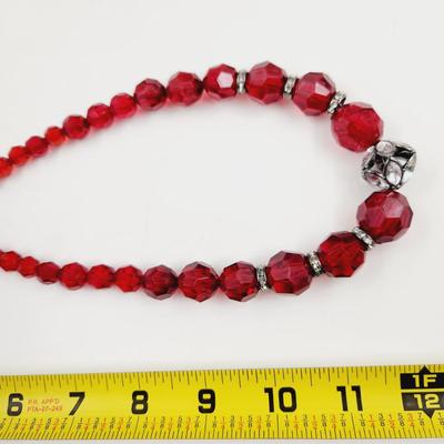 VINTAGE RED BEADED NECKLACE