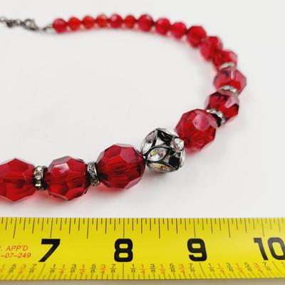 VINTAGE RED BEADED NECKLACE