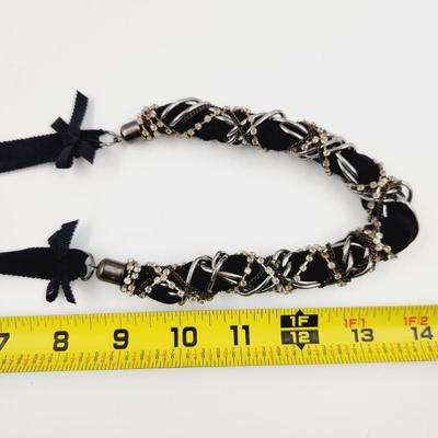 BEAUTIFULLY WOVEN & METAL NECKLACE