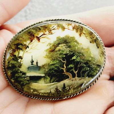 BEAUTIFUL ARTIST SIGNED MOTHER OF PEARL SHELL ART PIN