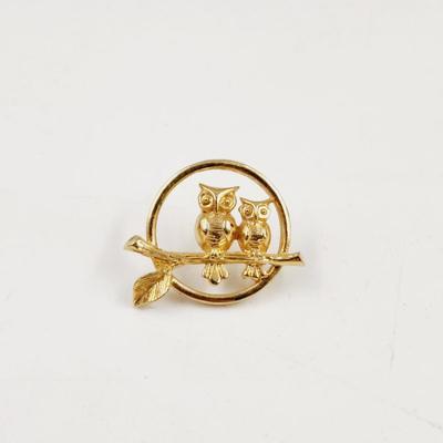AVON GOLD TONED OWL PIN