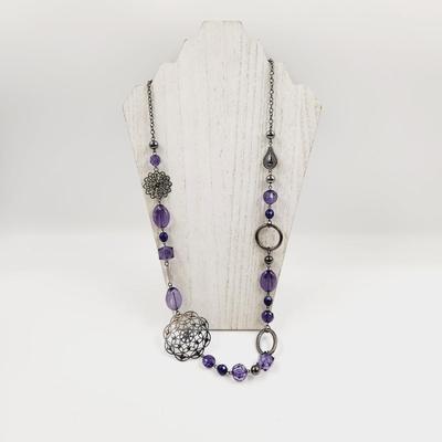 BLACK & PURPLE DETAILED NECKLACE