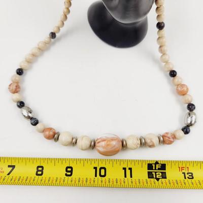 VINTAGE MULTI COLORED NECKLACE