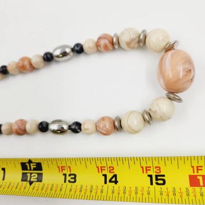 VINTAGE MULTI COLORED NECKLACE