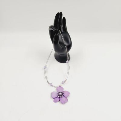MOTHER OF PEARL LILAC COLORED INVISIBLE NECKLACE