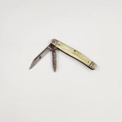 VINTAGE PEARL HANDLED KNIFE