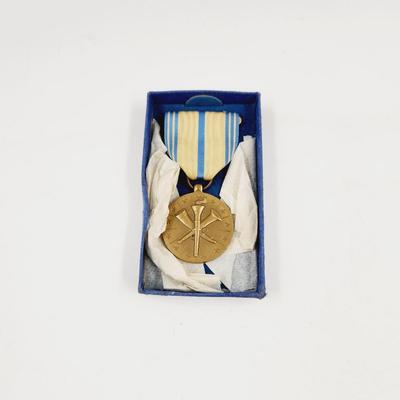 VINTAGE VANGUARD ARMED FORCES RESERVE MEDAL