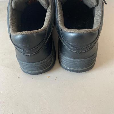Womenâ€™s size 10 steel toe work shoes