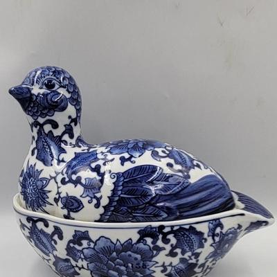 Vintage Blue & White Nesting Bird Tourine