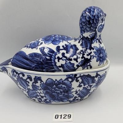 Vintage Blue & White Nesting Bird Tourine