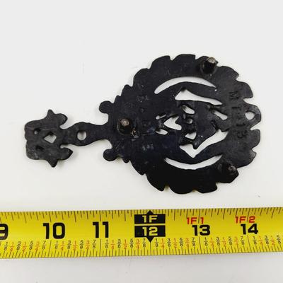 EAGLE CAST IRON TRIVET