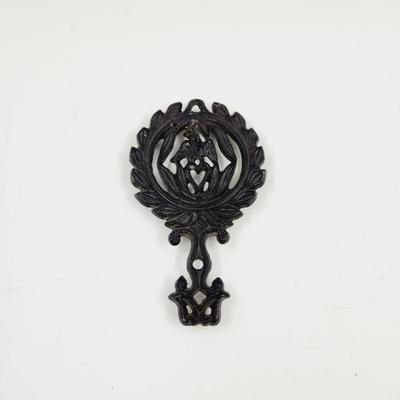 EAGLE CAST IRON TRIVET