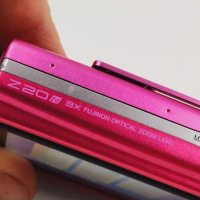 HOT PINK FUJI Z20 FILM CAMERA W/ CHARGER & GOOD BATTERY