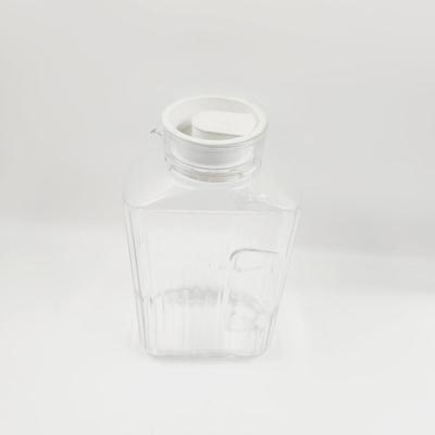 CLEAR GLASS BISTRO PITCHER
