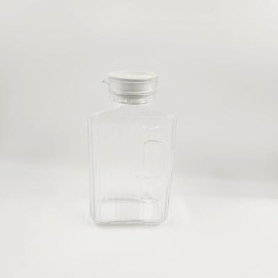 CLEAR GLASS BISTRO PITCHER
