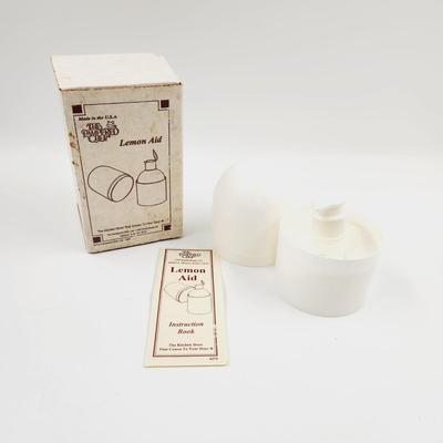 THE PAMPERED CHEF LEMON AIDE IN BOX
