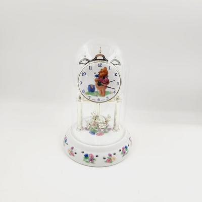 DISNEYS WINNIE THE POOH BATTERY OPERATED CLOCK