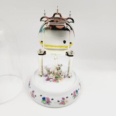 DISNEYS WINNIE THE POOH BATTERY OPERATED CLOCK