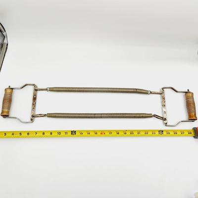 VINTAGE SPRING LOADED EXERCISE PIECE