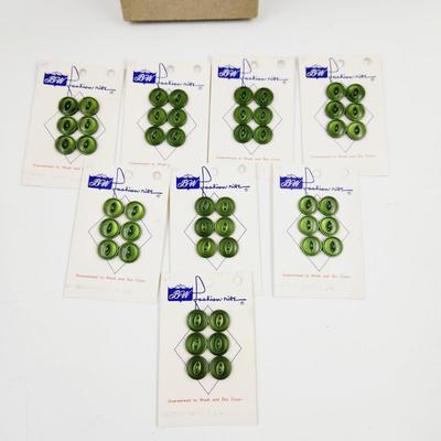 VINTAGE SET OF GREEN BUTTONS NEW