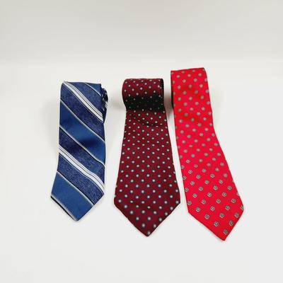 VINTAGE TIE BUNDLE OF 3