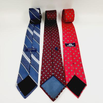 VINTAGE TIE BUNDLE OF 3
