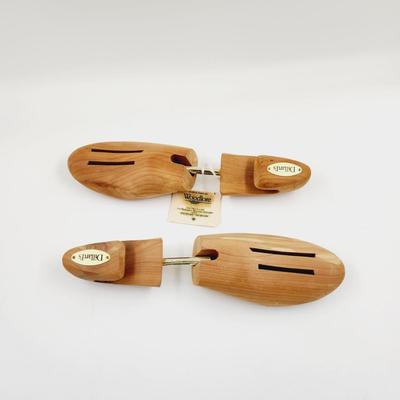 VINTAGE WOODLORE WOODEN SHOE STRETCHERS