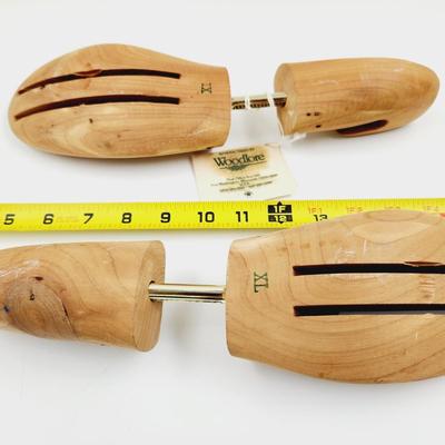 VINTAGE WOODLORE WOODEN SHOE STRETCHERS
