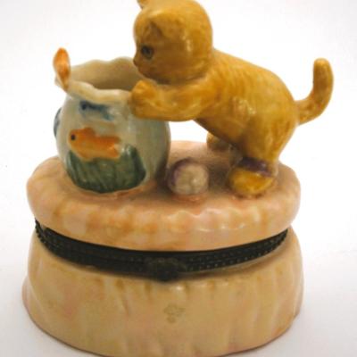 Kitty Cat at Fish Bowl Trinket Box